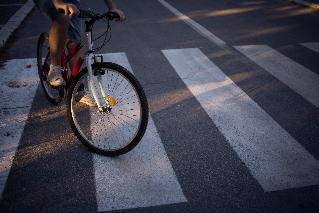自転車事故と弱者救済の論理のイメージ